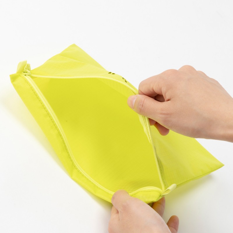 Light Paper Pouch M